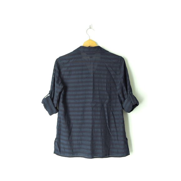 Tommy Bahama XS navy blue shadow stripe button down light blouse top shirt - Picture 2 of 10
